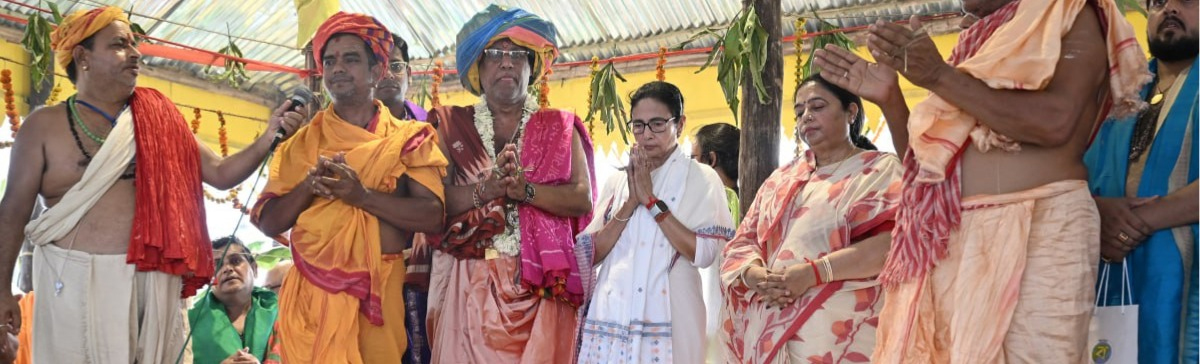 The Hon'ble Chief Minister Mamata Banerjee graced the Maha Yajna at Jagannathdham, Digha, on 29th April 2025